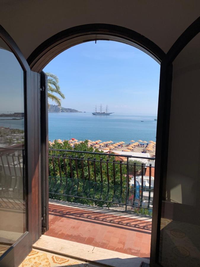 Appartamento Taormina Giardini-Naxos Екстер'єр фото